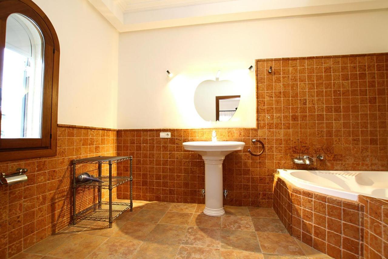 Rico Villa *